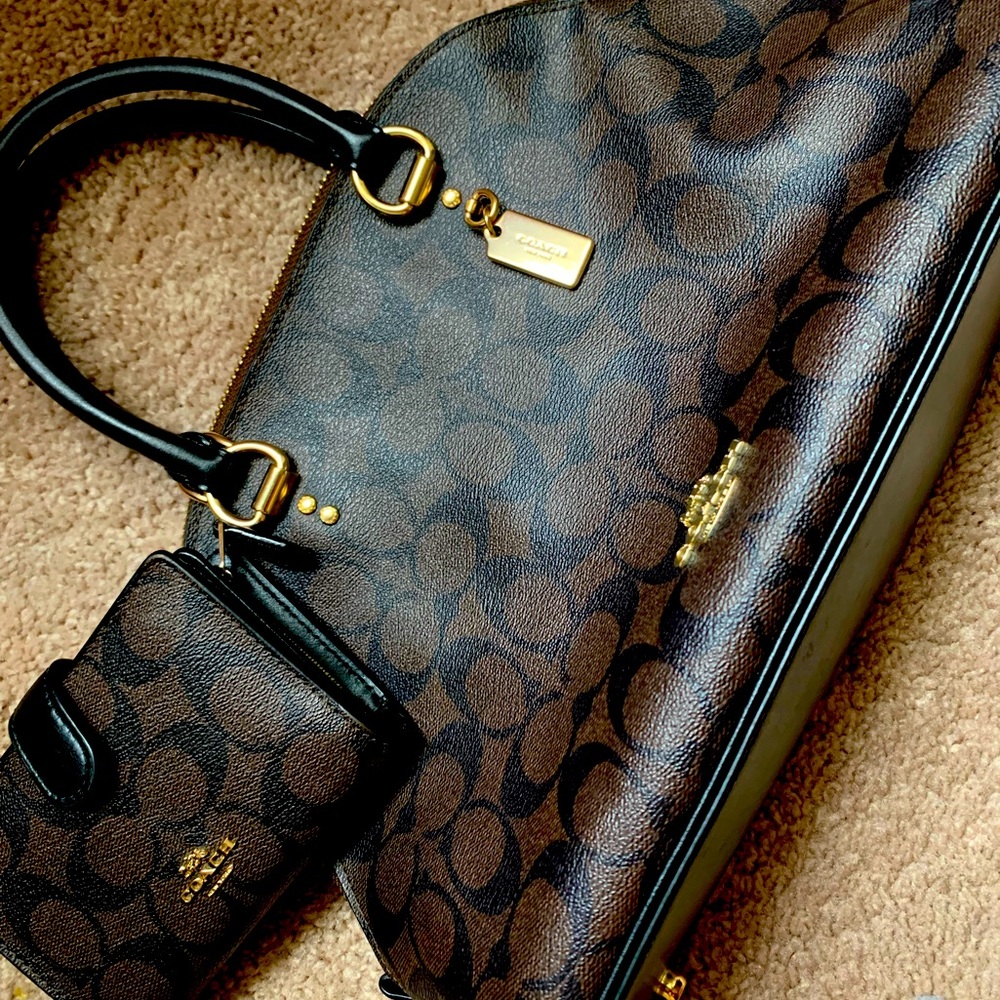 Katy Satchel In Signature Canvas with Matching Wallet